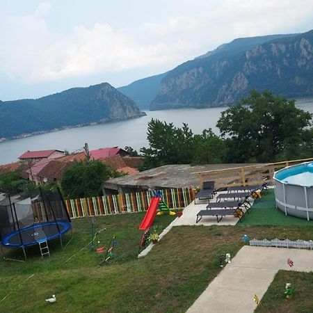 Casa De Vacanta Maga Dubova Ngoại thất bức ảnh
