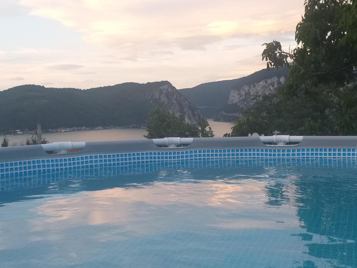 Casa De Vacanta Maga Dubova Ngoại thất bức ảnh