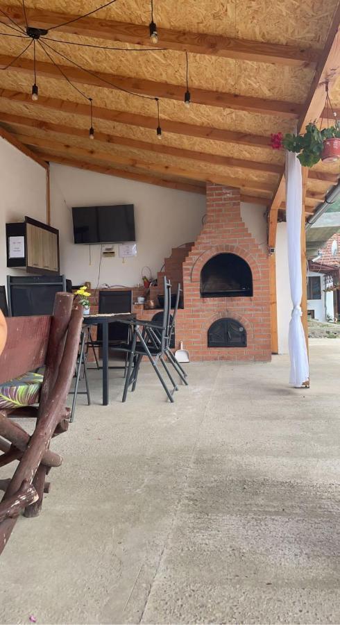 Casa De Vacanta Maga Dubova Ngoại thất bức ảnh