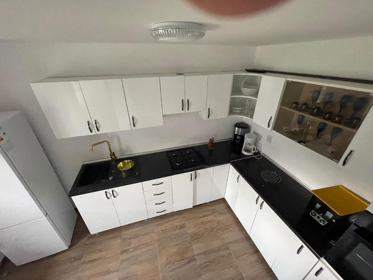 Casa De Vacanta Maga Dubova Ngoại thất bức ảnh